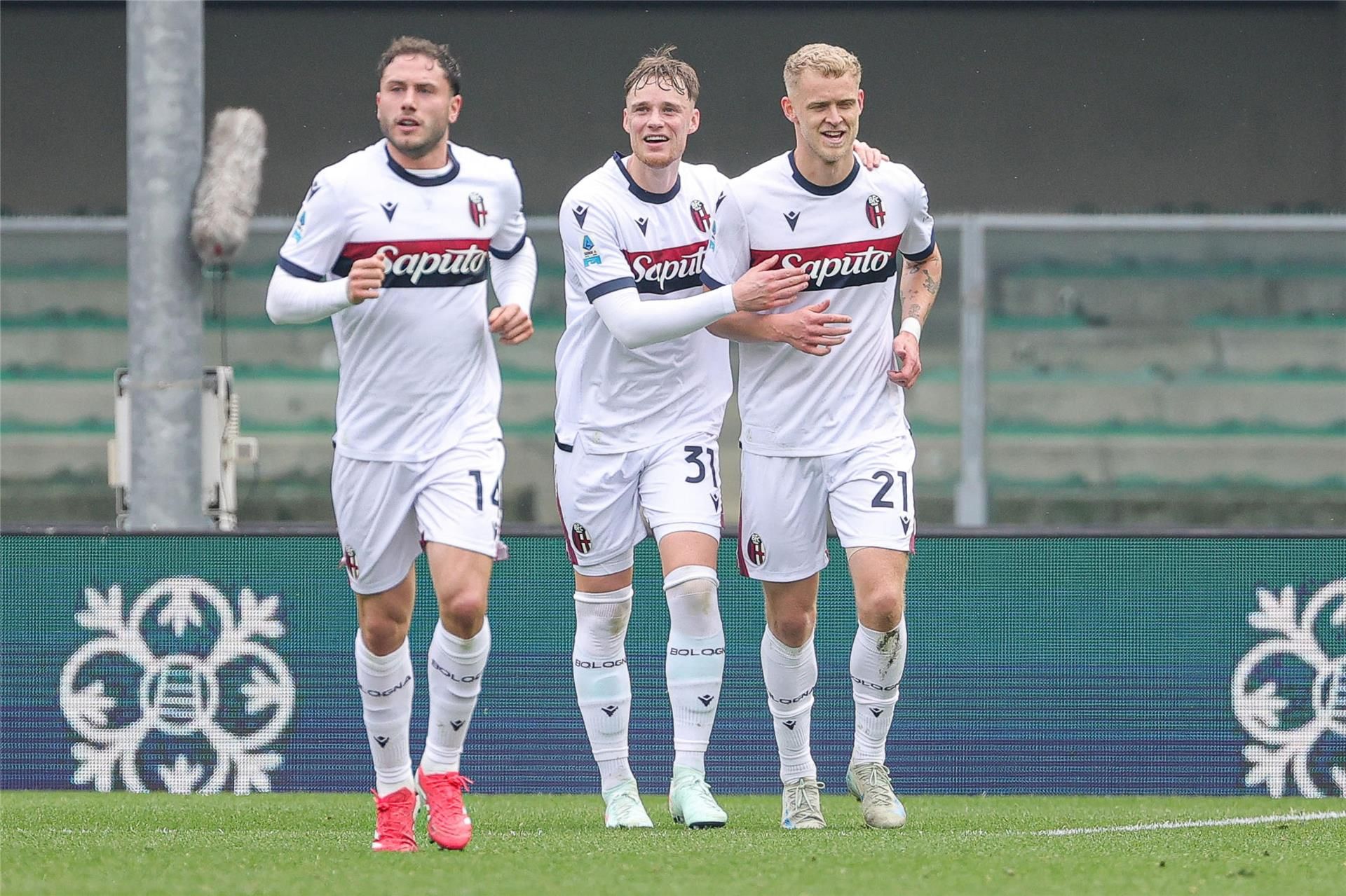 لاعبو بولونيا