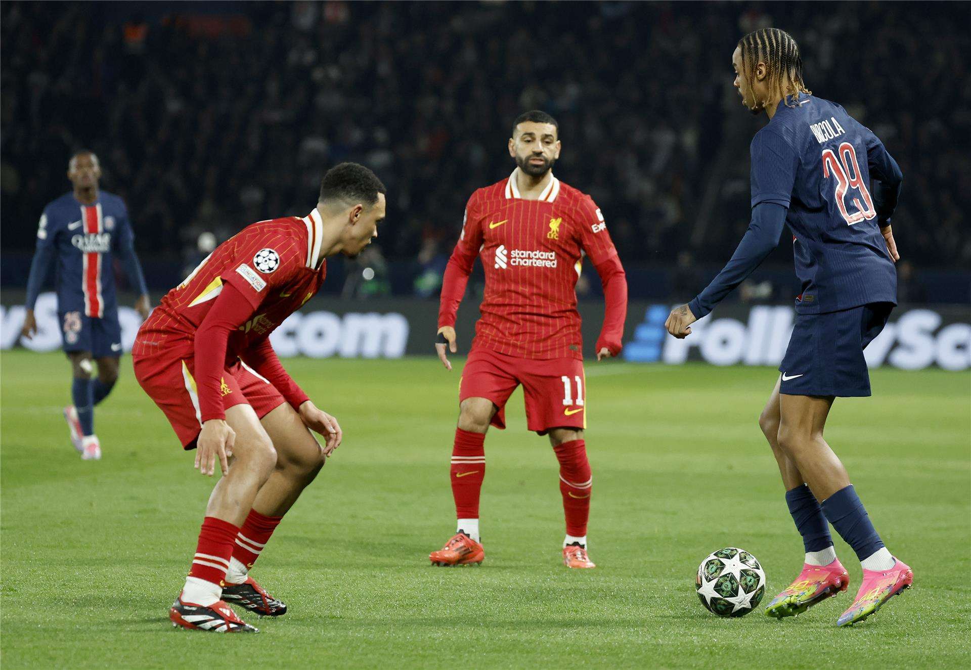 من لقاء ليفربول وباريس سان جيرمان