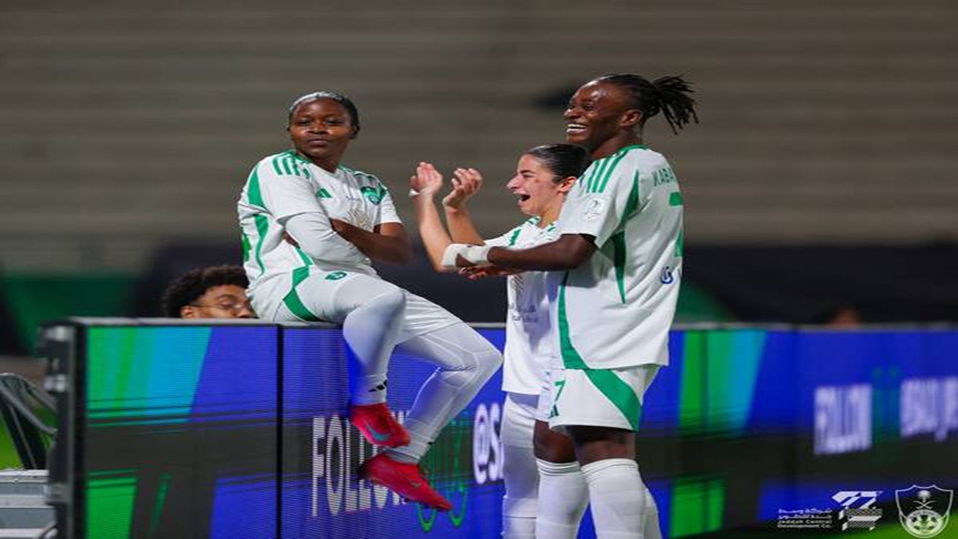 لاعبات الأهلي بعد الانتصار على العلا