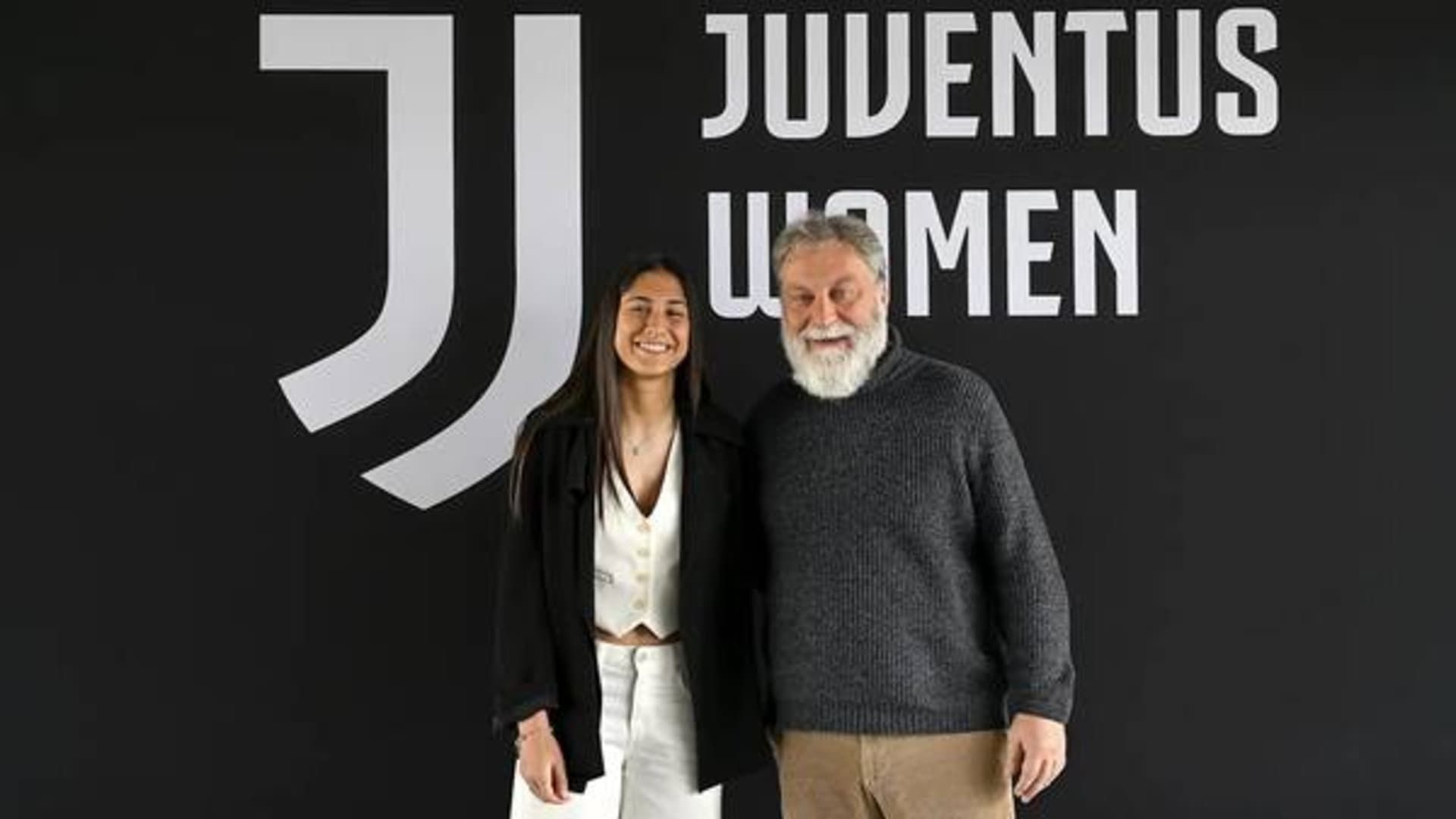 كيارا بيكاري