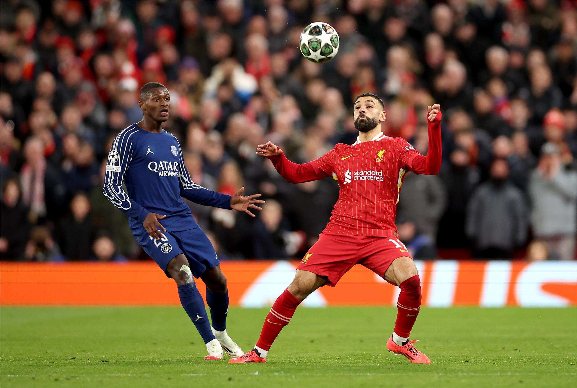 صلاح خلال المباراة