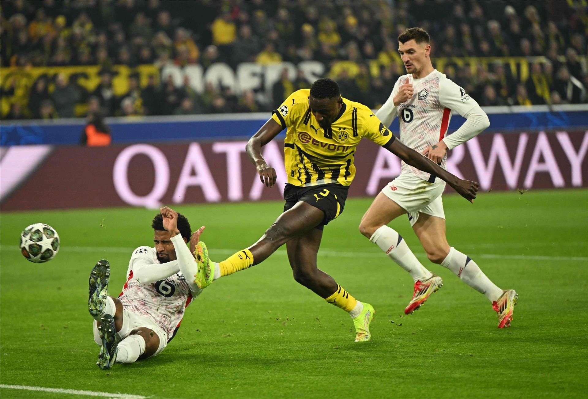 من مواجهة الذهاب بين الفريقين