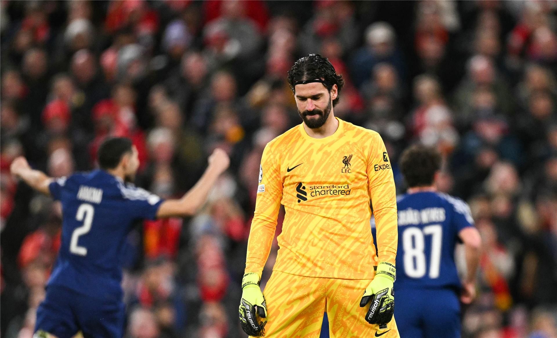 أليسون بيكر