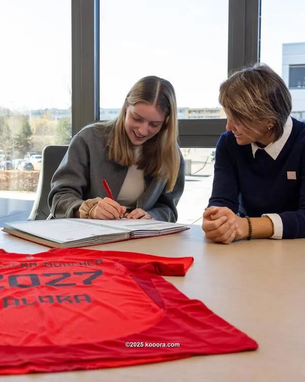 ?i=corr%2f559%2fkoo_559335