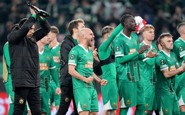 فرحة لاعبي رابيد فيينا