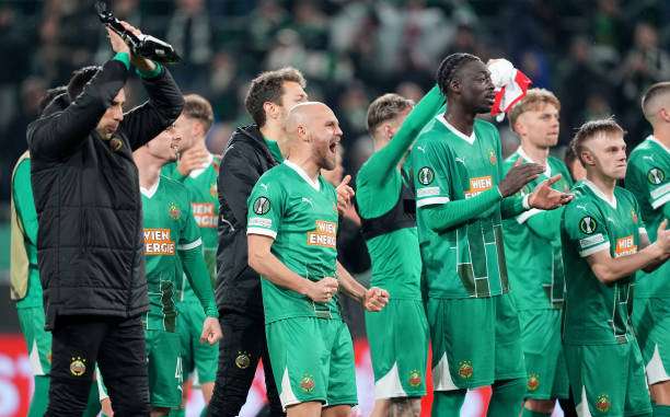 فرحة لاعبي رابيد فيينا