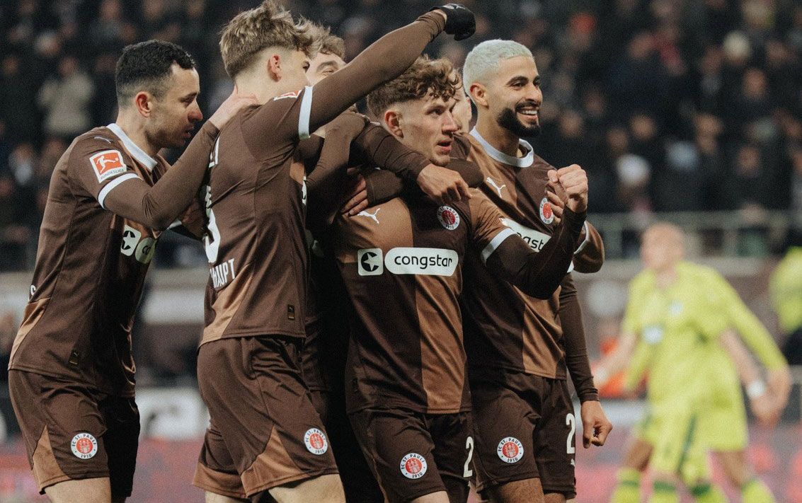 فرحة لاعبي سانت باولي