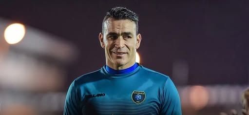 عصام الحضري