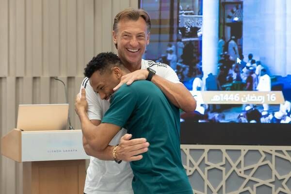 من استقبال رينارد للاعبين