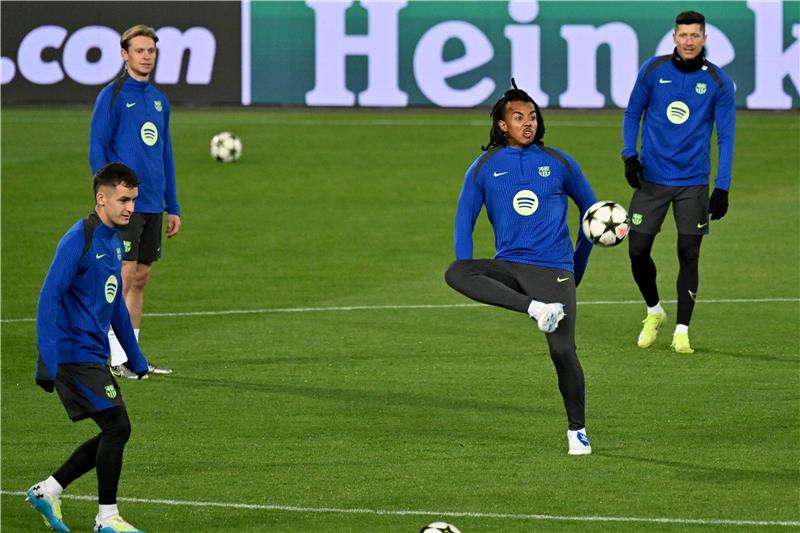 لاعبو برشلونة