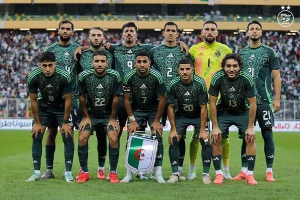 لاعبو منتخب الجزائر