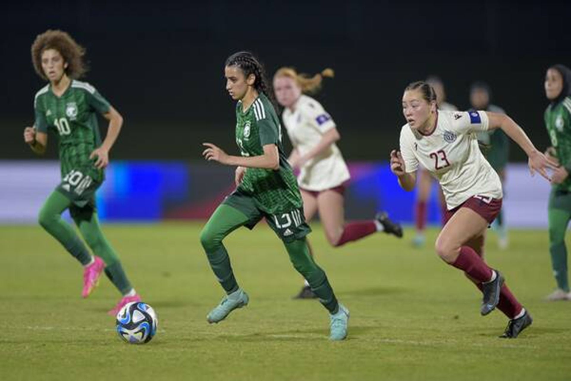 لقاء سابق بين السعودية وجوام