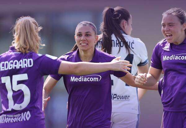 لاعبات فيورنتينا