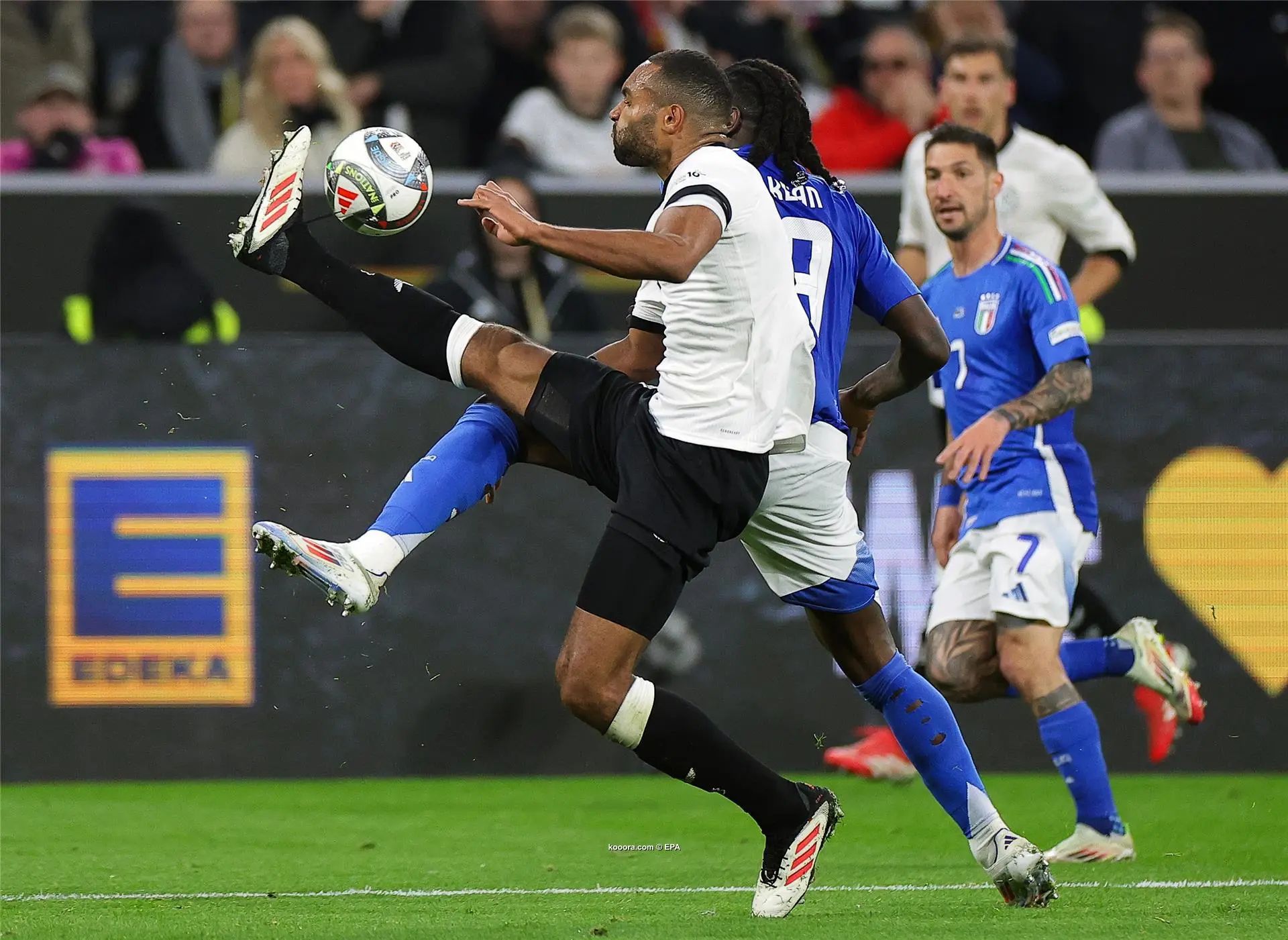 ?i=epa%2fsoccer%2f2025-03%2f2025-03-23%2f2025-03-23-11984287_epa