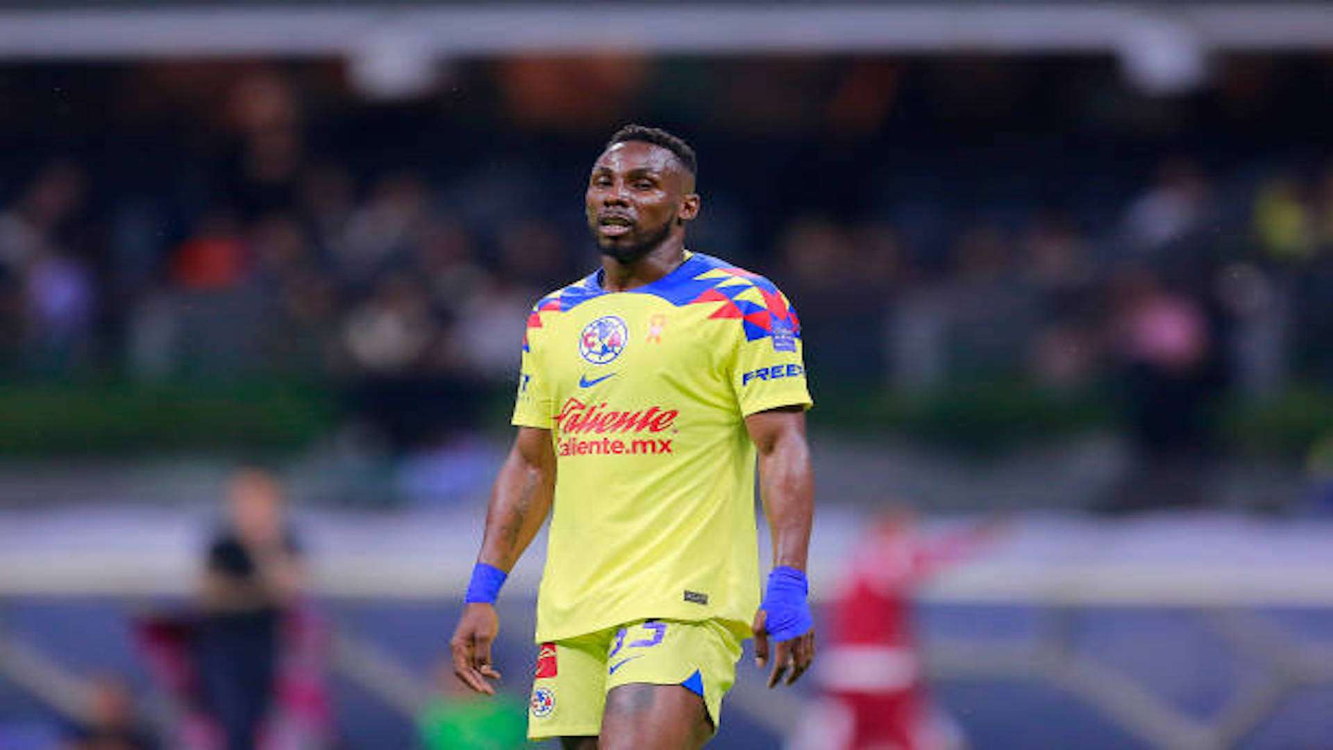 جوليان كينونيس