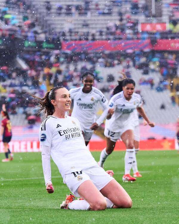 كارولين وير