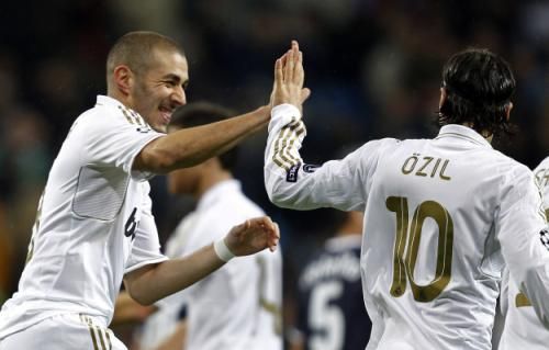 2011-11-22t205442z_01_jmr18_rtridsp_3_soccer-champions_reuters