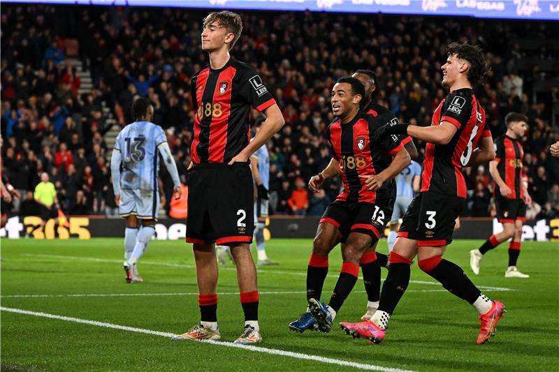 لاعبو بورنموث