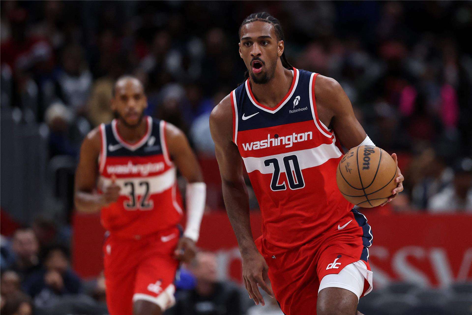 لاعبو واشنطن ويزاردز