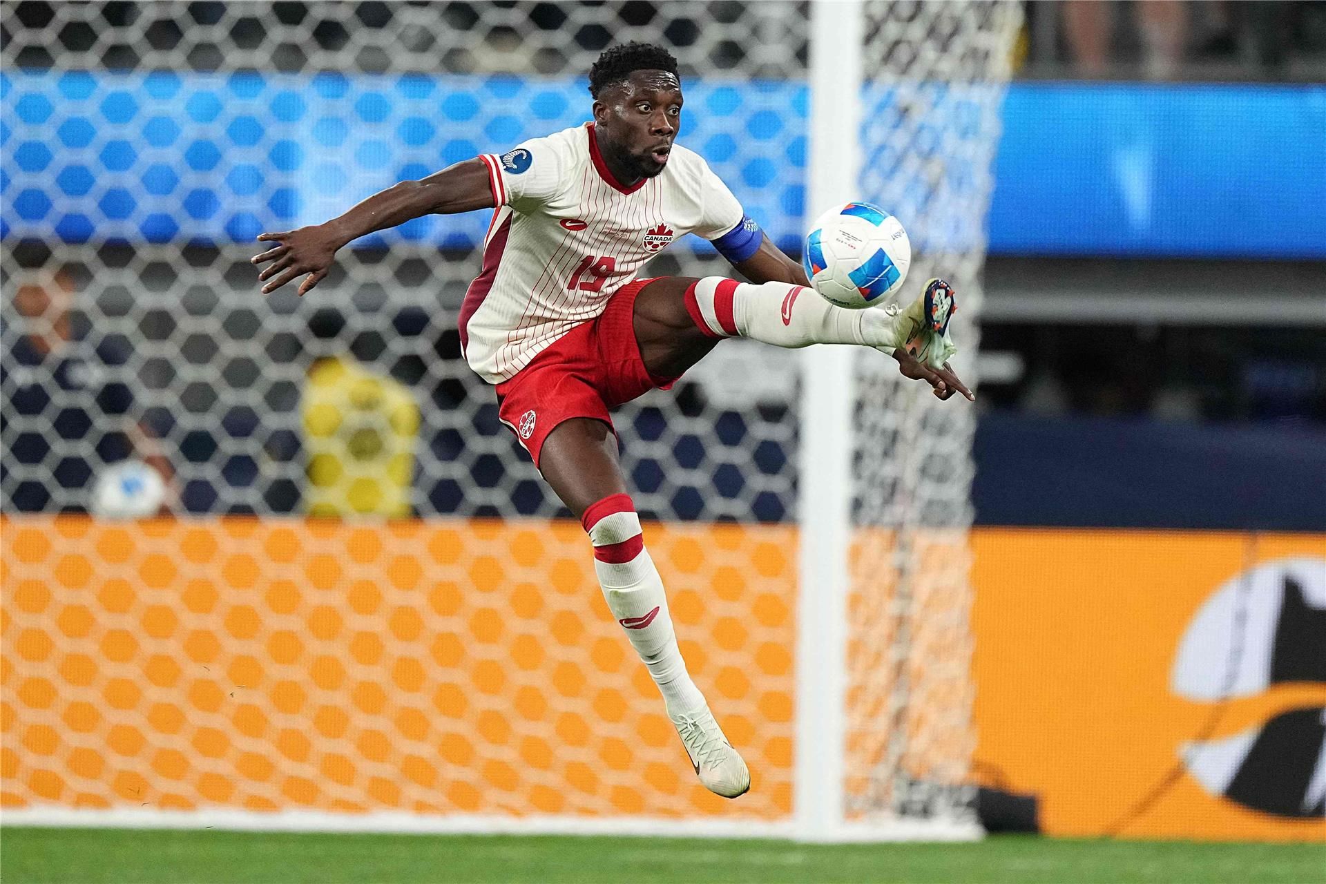 ألفونسو ديفيز