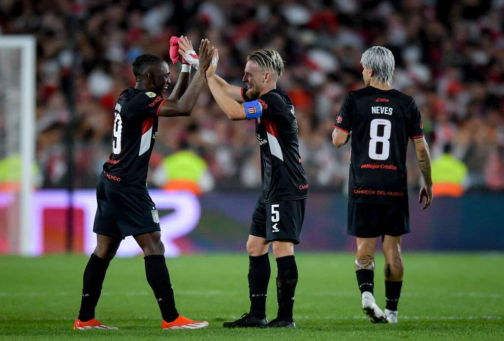 إستوديانتس لابلاتا