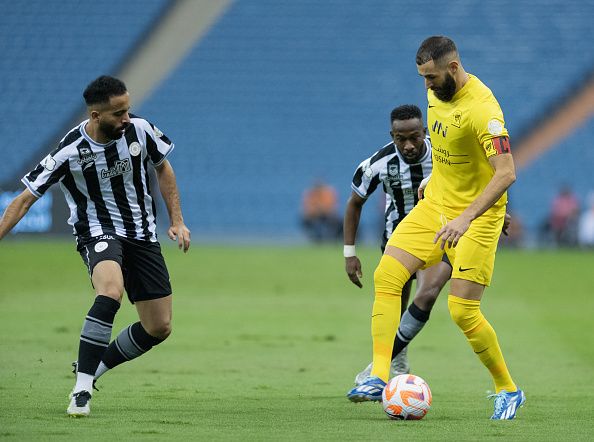 لقاء سابق بين الفريقين