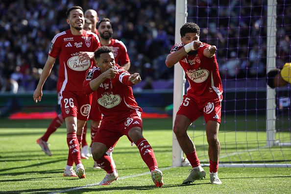 لاعبو بريست