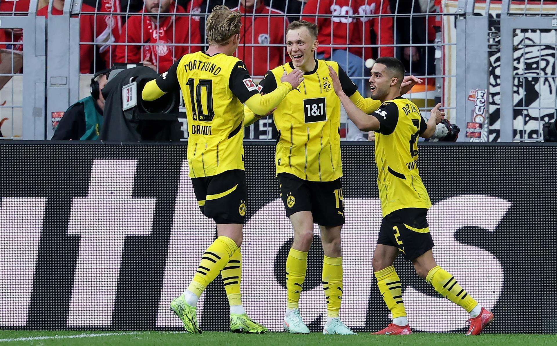 لاعبو بوروسيا دورتموند