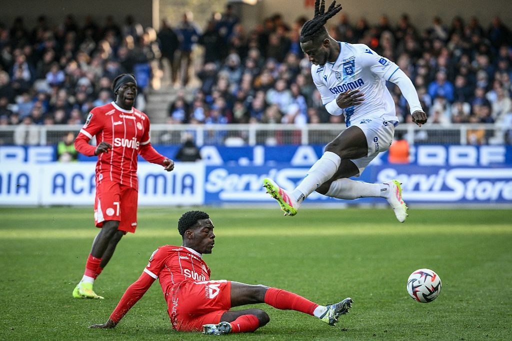 من مباراة أوكسير ومونبيليه