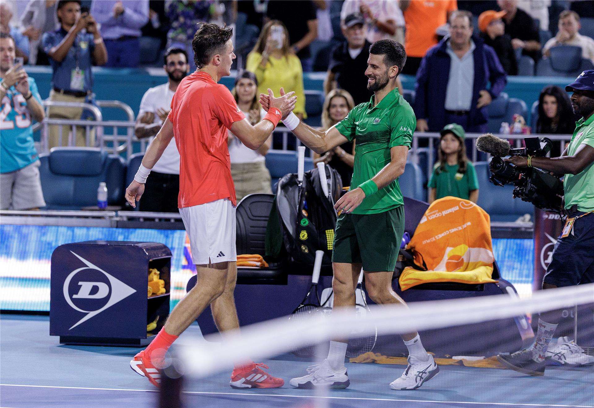 ديوكوفيتش ومينسيك