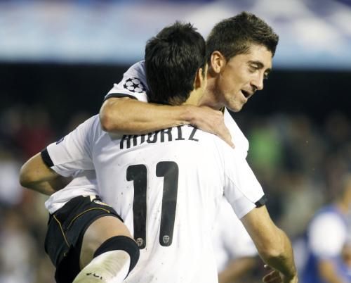 2011-11-23t214328z_01_hjk12_rtridsp_3_soccer-champions_reuters