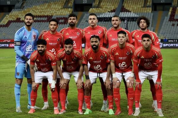 لاعبو الأهلي