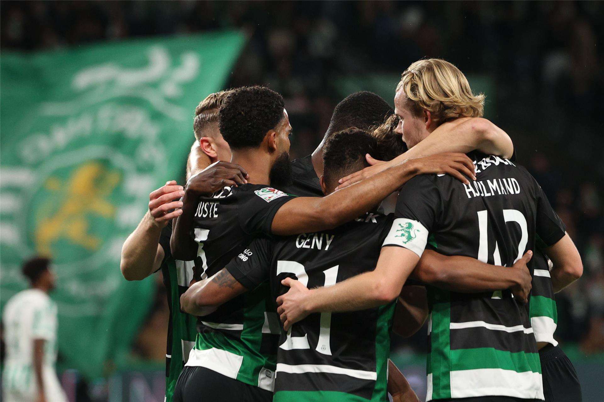 فرحة لاعبي سبورتنج لشبونة