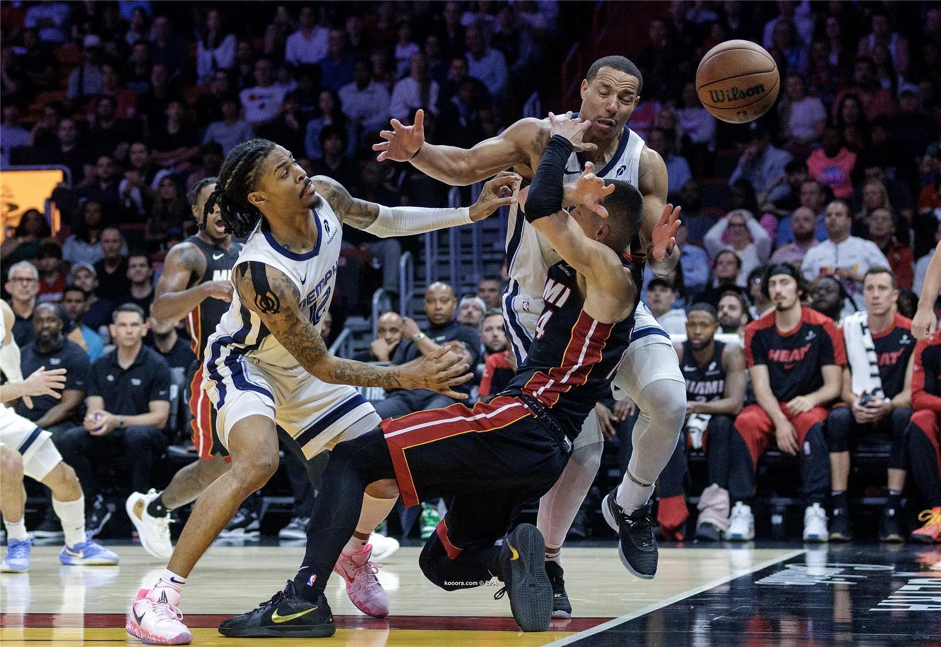 ?i=epa%2fbasketball%2f2025-04%2f2025-04-04-12008496_epa