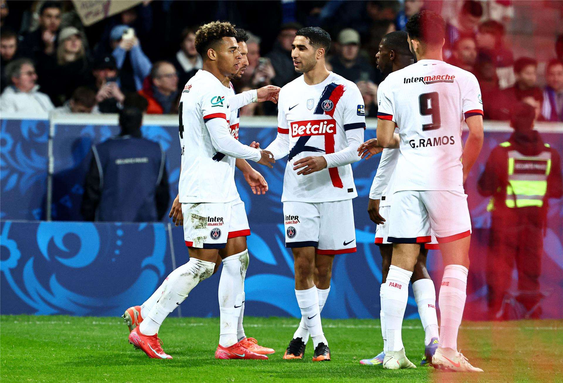 لاعبو باريس سان جيرمان