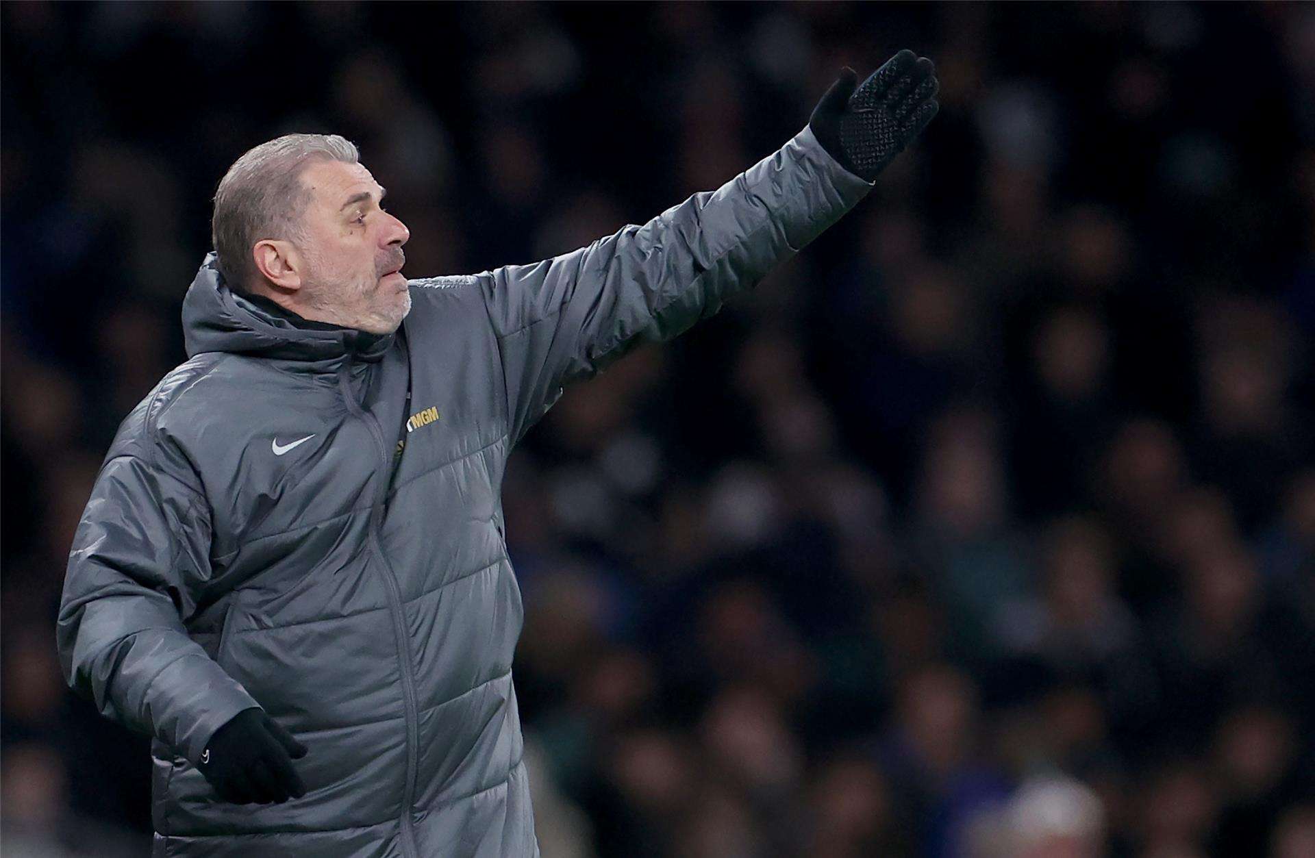 أنجي بوستيكوجلو