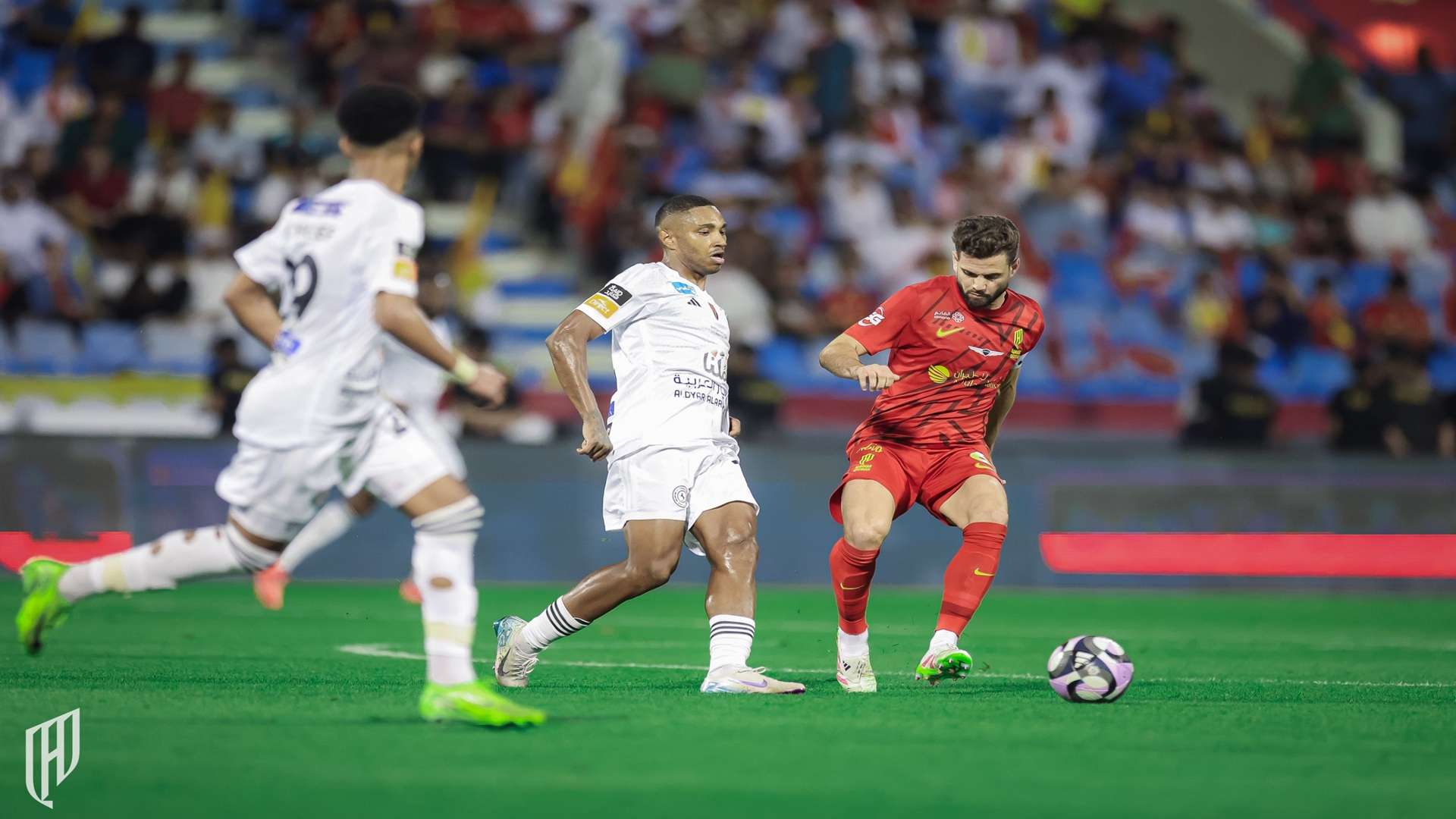 من مباراة القادسية والاتفاق