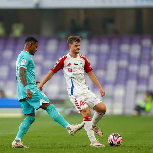 من مباريات الشارقة