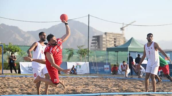 %D9%85%D9%86%D8%AA%D8%AE%D8%A8%D9%86%D8%A7%20%D8%A7%D9%84%D9%88%D8%B7%D9%86%D9%8A%20%D9%84%D9%83%D8%B1%D8%A9%20%D8%A7%D9%84%D9%8A%D8%AF%20%D8%A7%D9%84%D8%B4%D8%A7%D8%B7%D8%A6%D9%8A%D8%A9%20%D9%8A%D9%81%D9%88%D8%B2%20%D8%B9%D9%84%D9%89%20%D9%86%D8%B8%D9%8A%D8%B1%D9%87%20%D8%A7%D9%84%D8%A8%D8%AD%D8%B1%D9%8A%D9%86%D9%8A