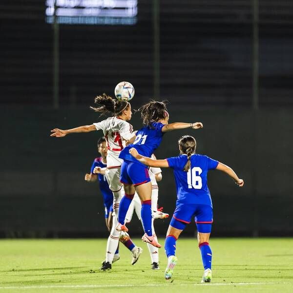 سيدات الإمارات والفلبين