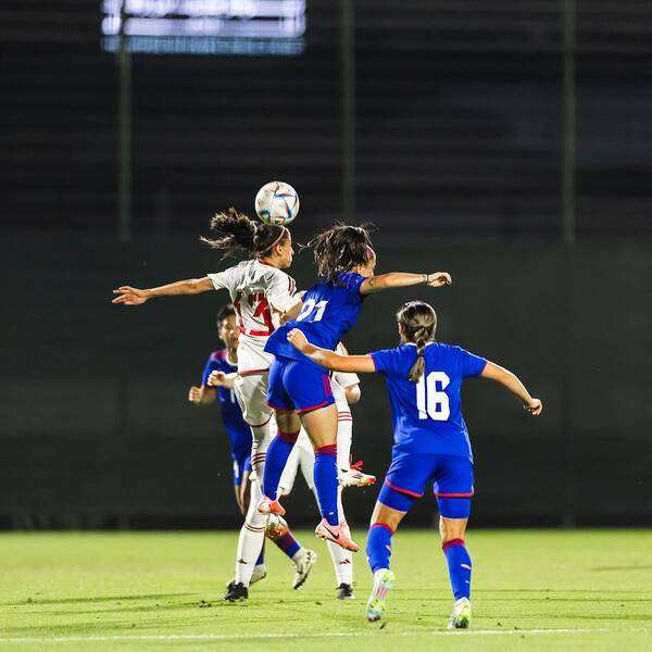 سيدات الإمارات والفلبين