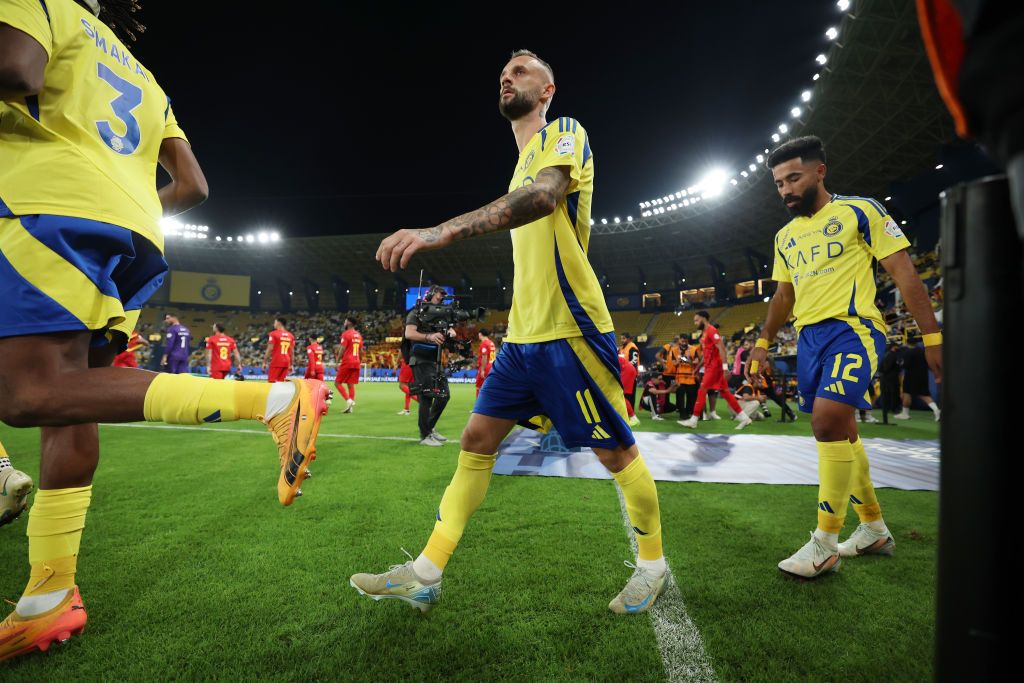 بروزوفيتش مع لاعبي النصر