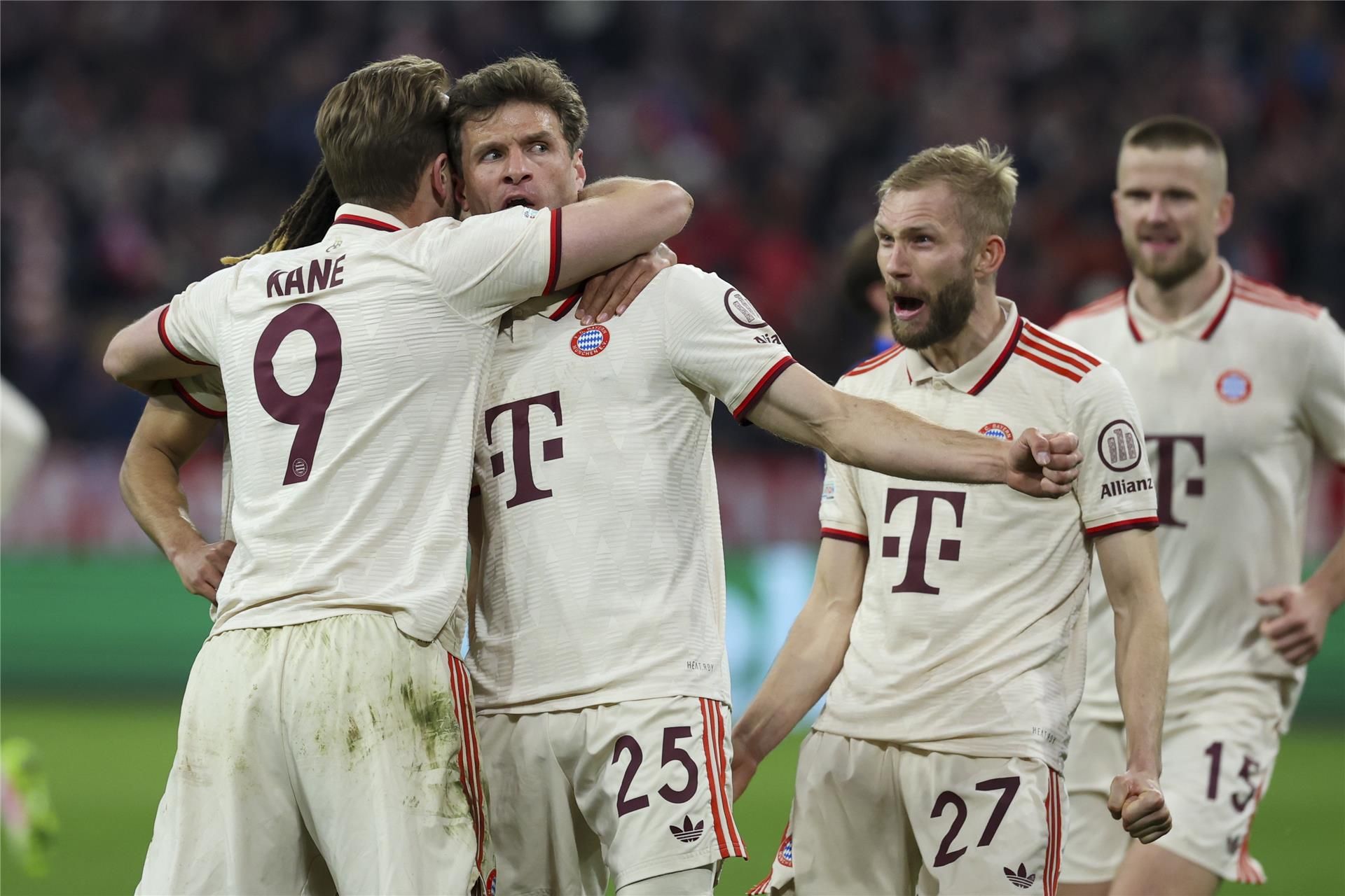 مولر بين لاعبي البايرن