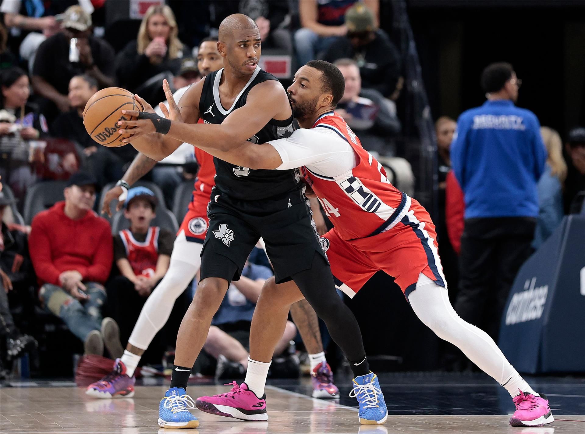 من مباراة لوس أنجليس كليبرز وسان أنطونيو سبيرز