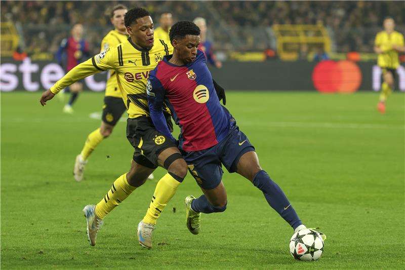 مباراة سابقة بين برشلونة ودورتموند