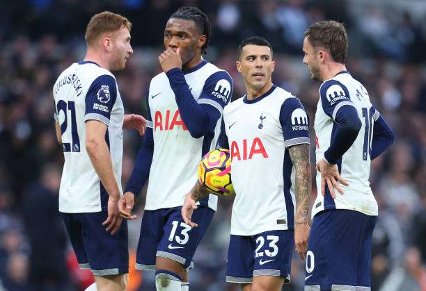 لاعبو توتنهام