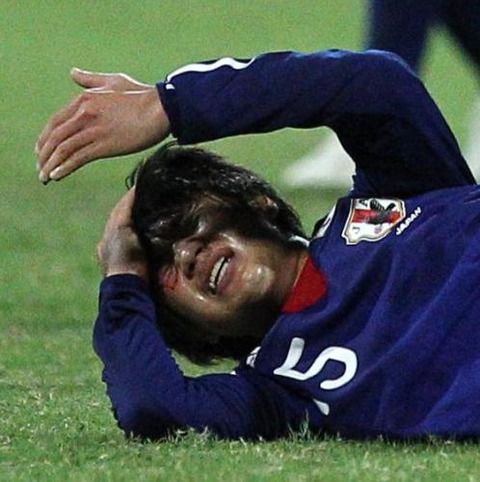 ناوكي يامادا يتألم من الإصابة في مواجهة البحرين