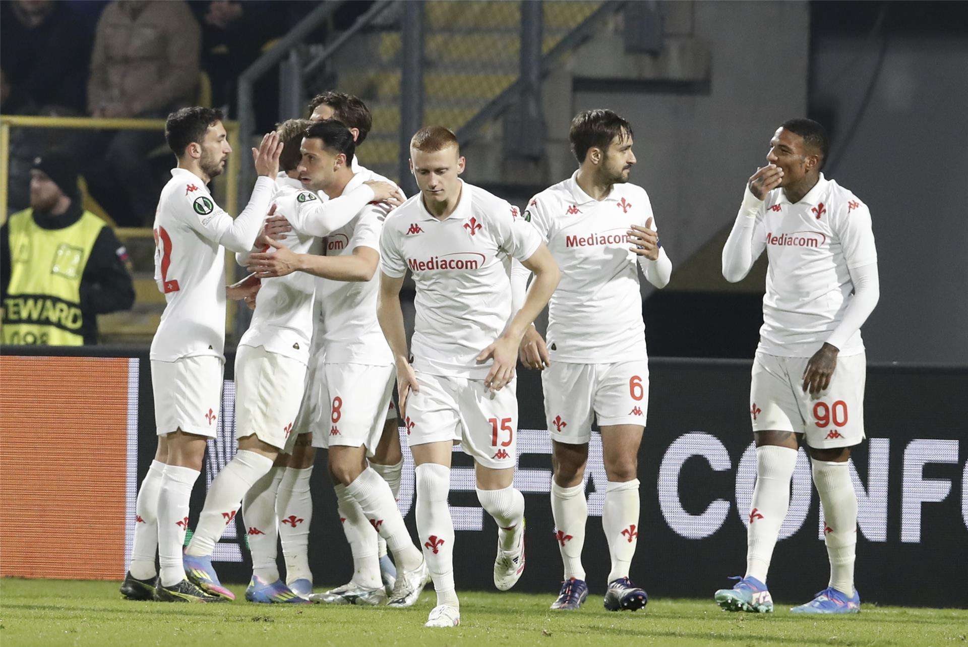 فرحة لاعبي فيورنتينا