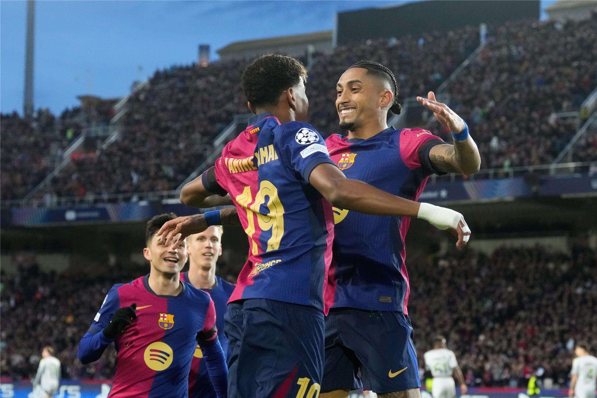 لاعبو برشلونة