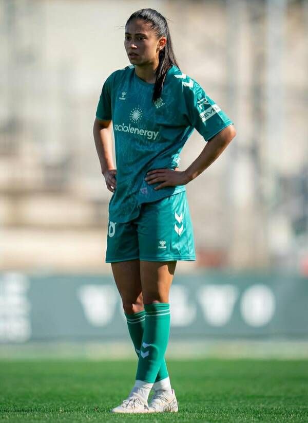 ياسمين زهير